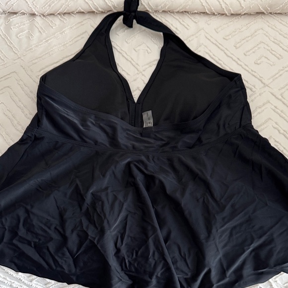 Elegant Black Halter Neck Swimwear - Picture 2 of 2